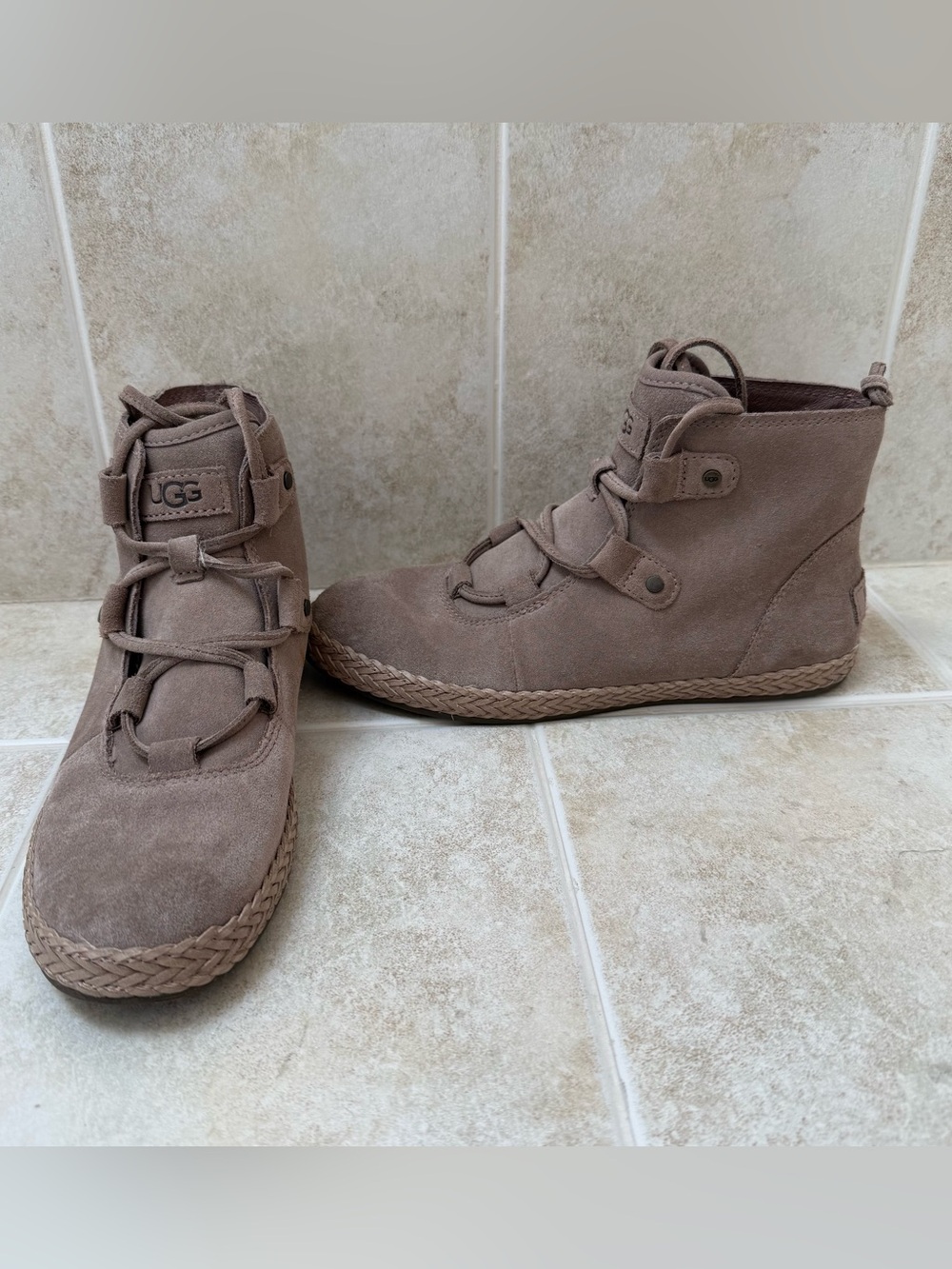 UGG Hariston Suede Boot. Size 8